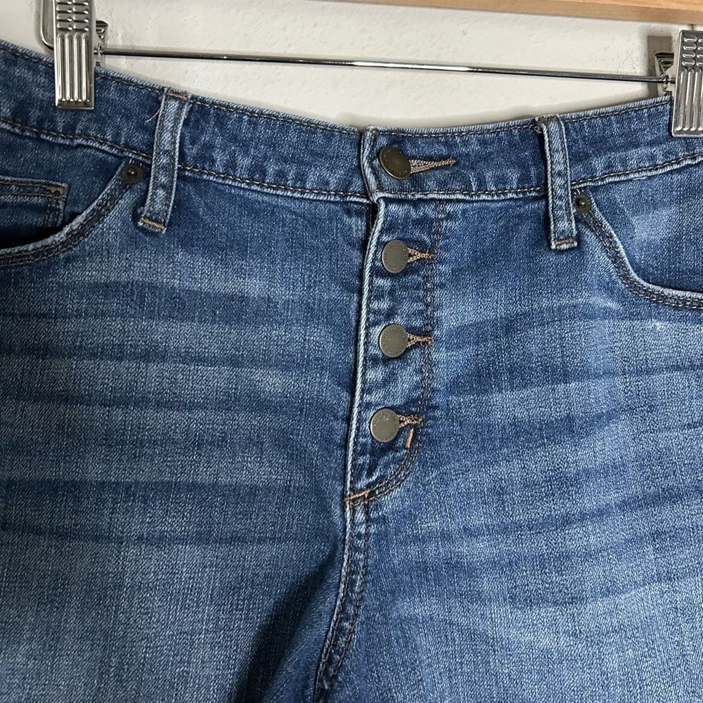 Universal Thread Button Fly Cut Off Jean Shorts S… - image 4